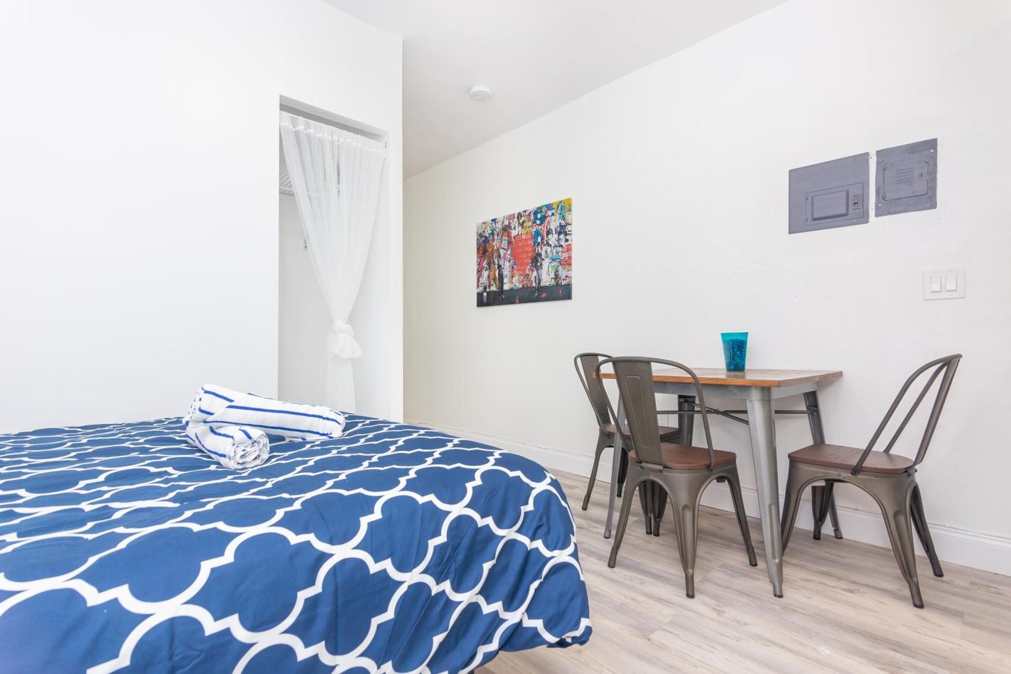 Ocean Drive Deco Apt W/2 Queen Beds, Steps 2 Beach Miami Beach Exterior photo