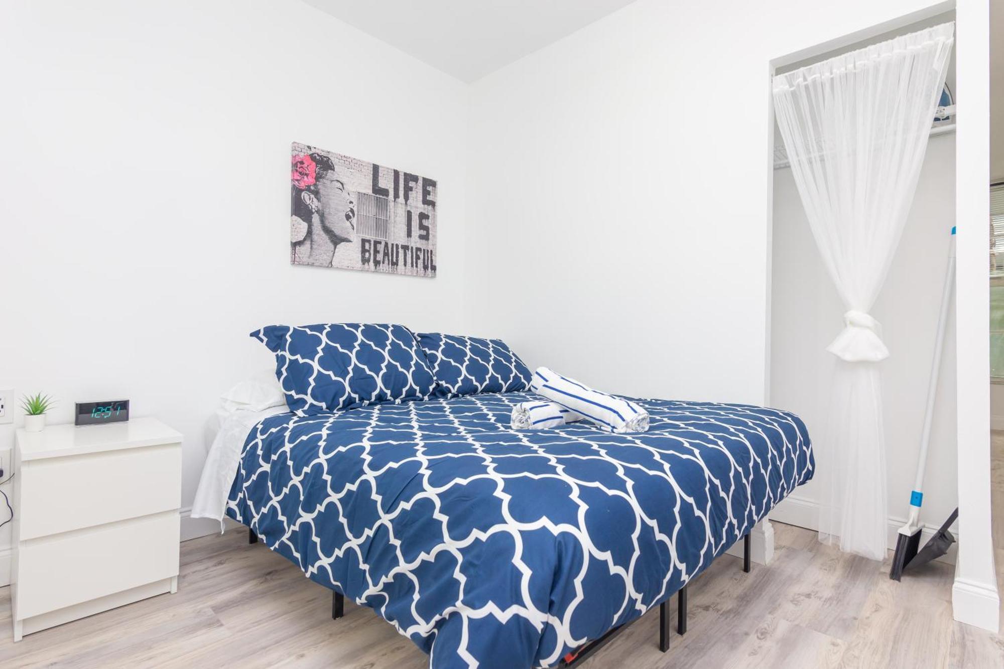 Ocean Drive Deco Apt W/2 Queen Beds, Steps 2 Beach Miami Beach Exterior photo