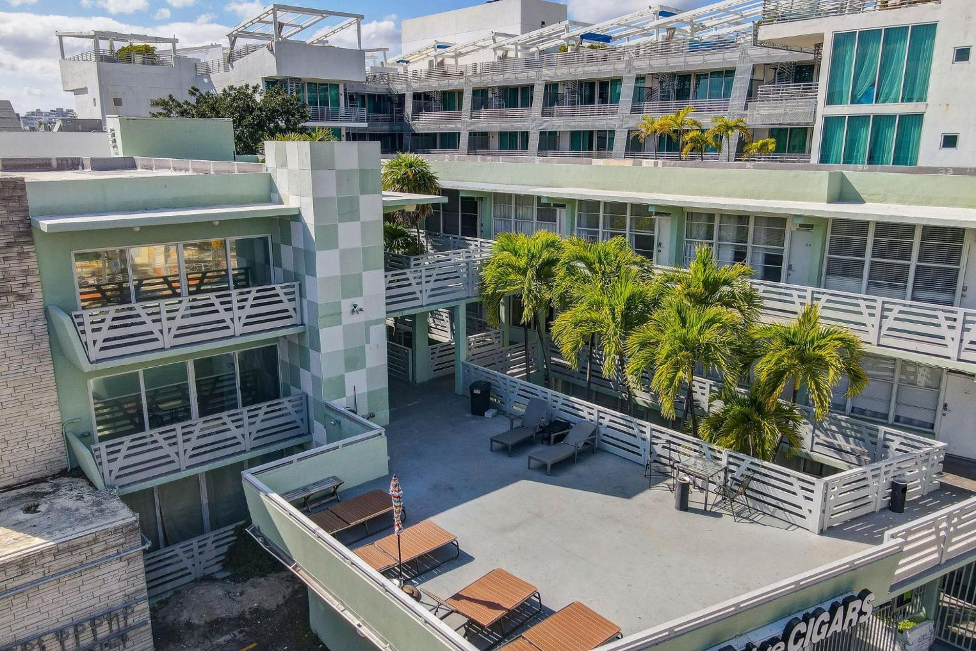Ocean Drive Deco Apt W/2 Queen Beds, Steps 2 Beach Miami Beach Exterior photo
