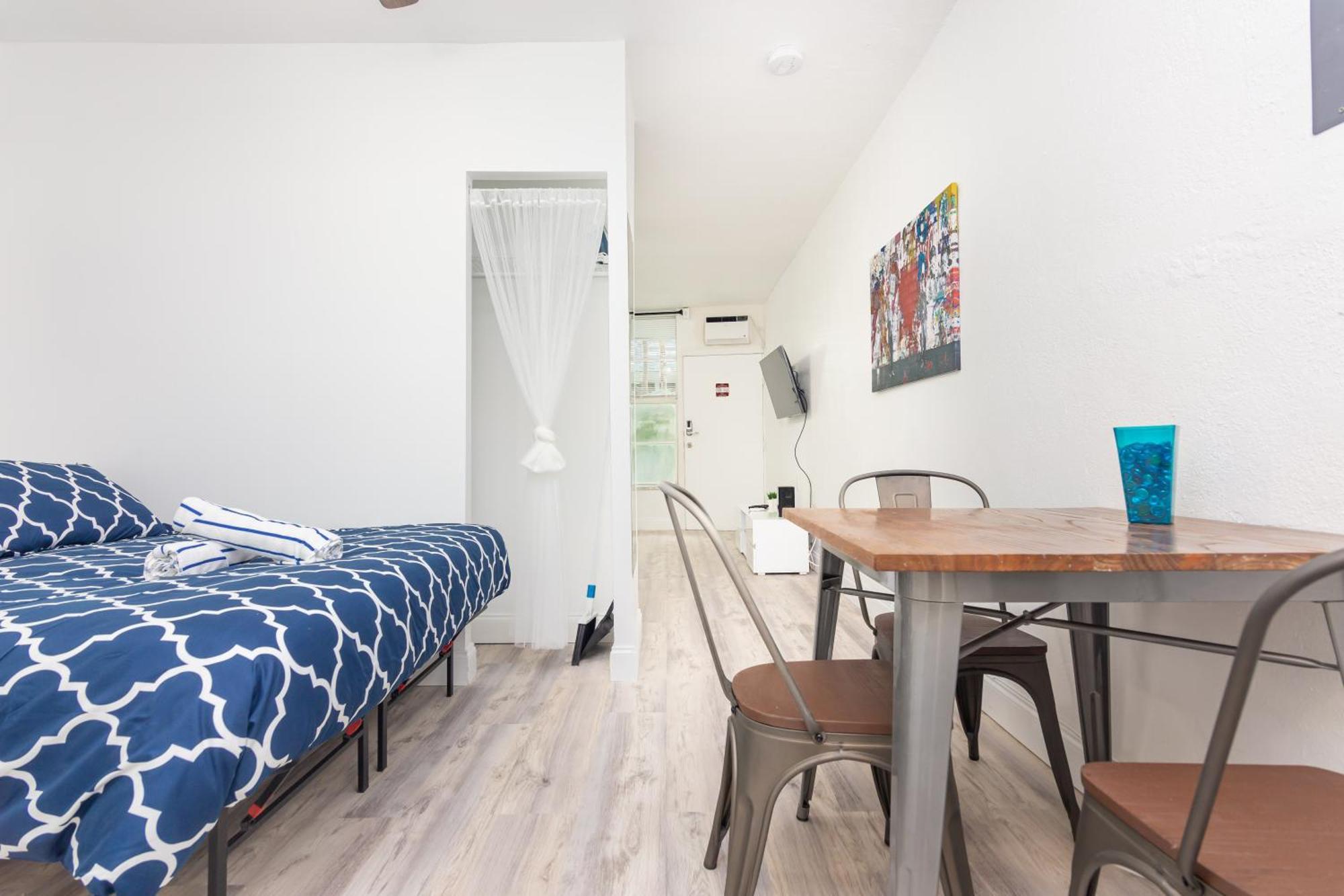 Ocean Drive Deco Apt W/2 Queen Beds, Steps 2 Beach Miami Beach Exterior photo